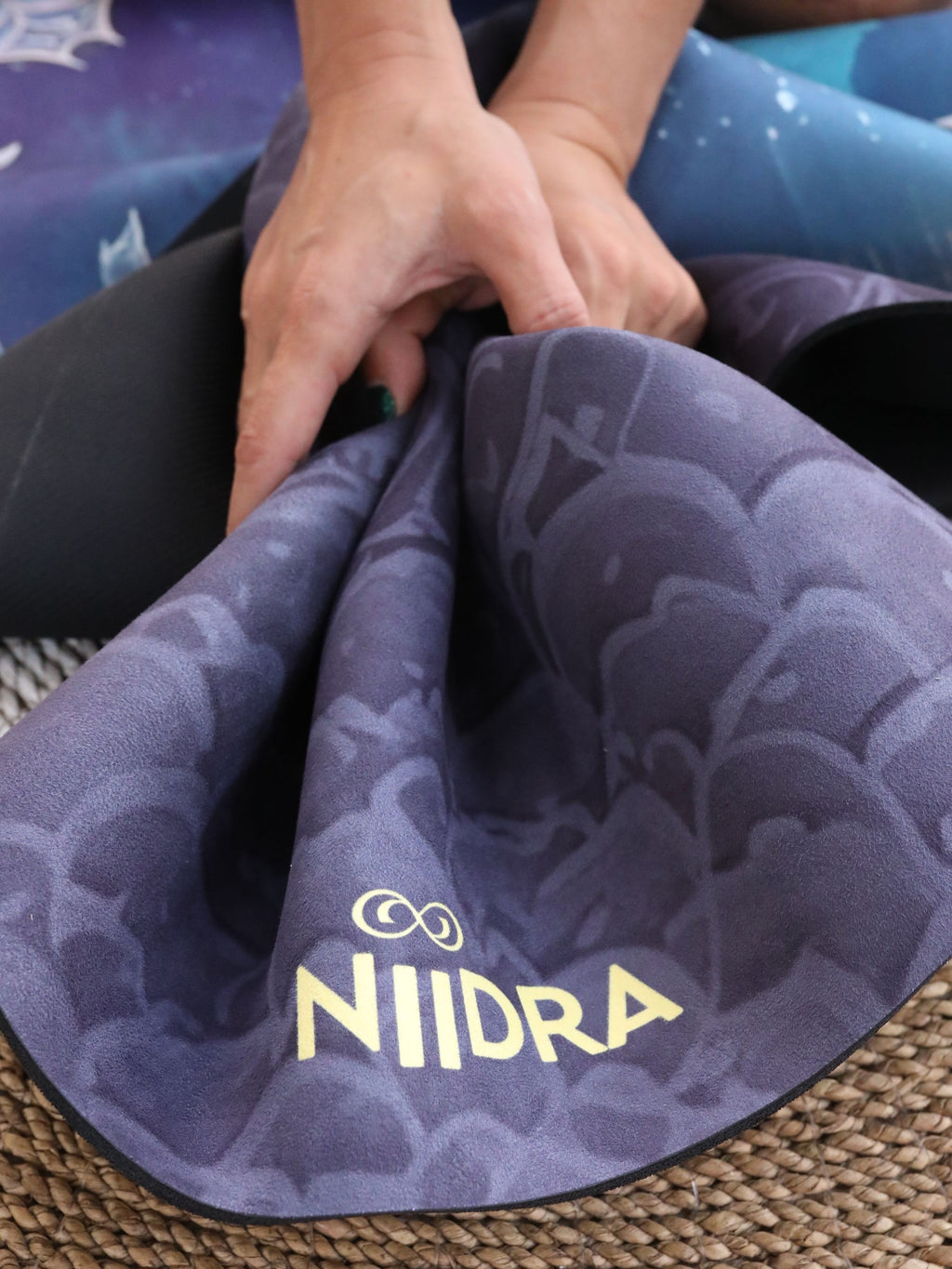 Mat yoga Bulan Baru