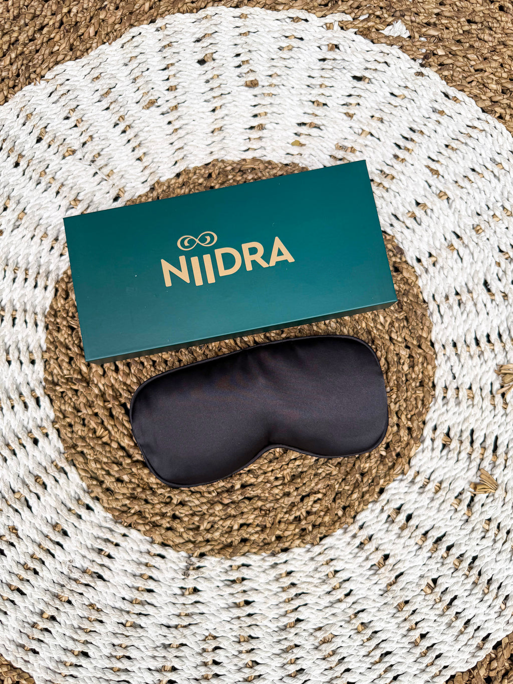 Eye mask black