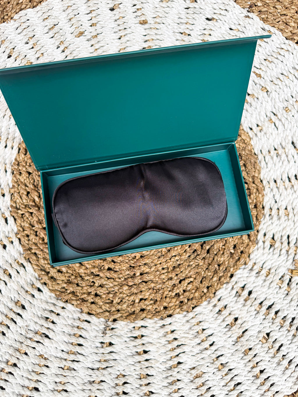 Eye mask black