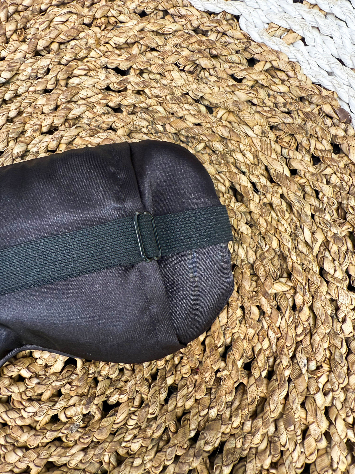Eye mask black